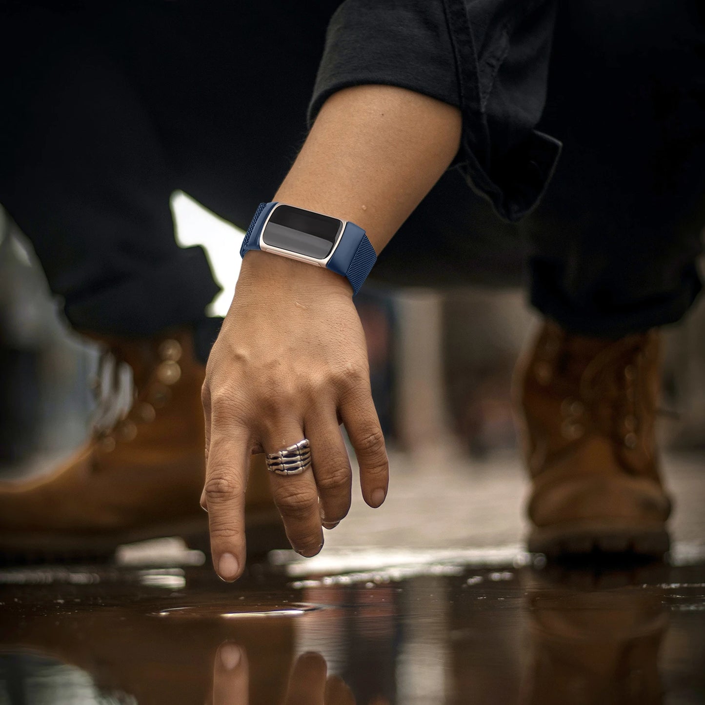 Fitbit Charge 6 Band — Milanese Magnetic